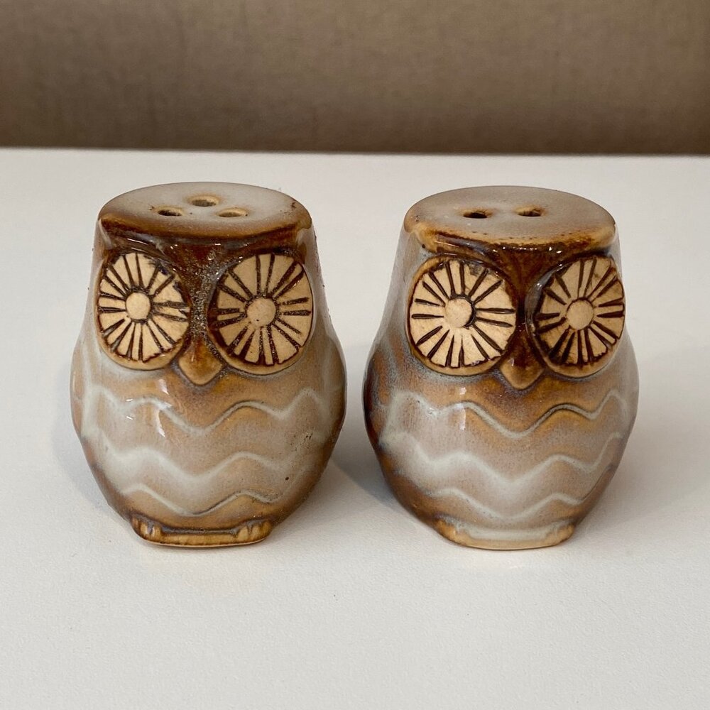 Vintage Owl Salt‎ and Pepper Shakers Ceramic 2” Brown Glazed Set